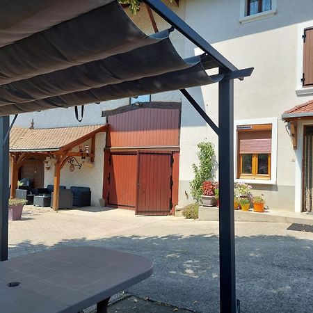 Les Copains D'Abord Villa Beaucroissant Exteriör bild