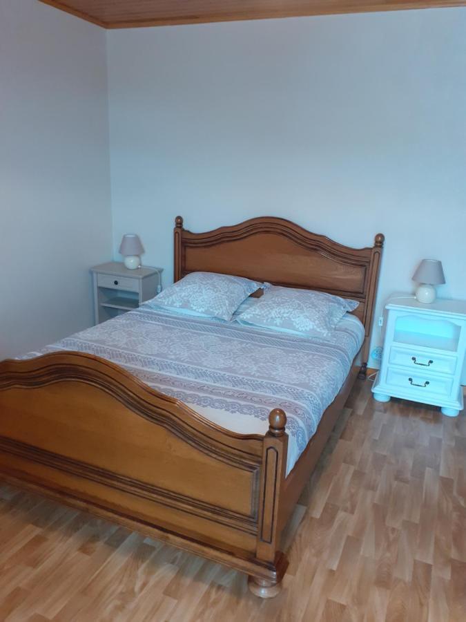 Les Copains D'Abord Villa Beaucroissant Exteriör bild